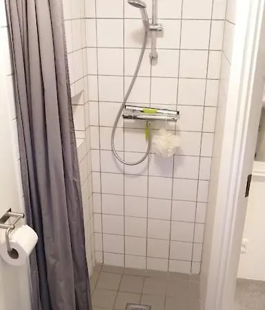 Hus-lejlighed I Ejendommens Baghus. Ottos Hule Apartment *