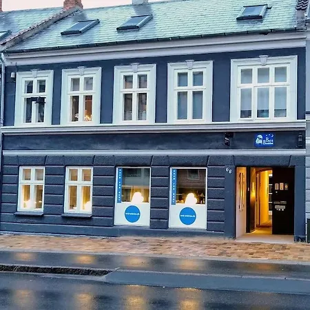 Hus-lejlighed I Ejendommens Baghus. Ottos Hule * Odense